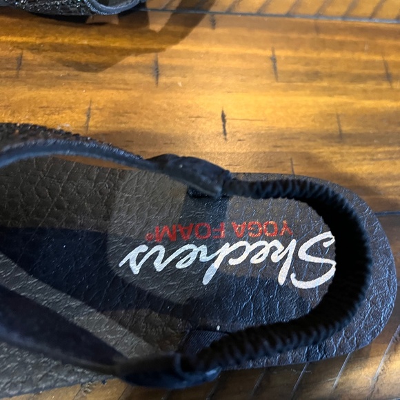 Skechers Yoga Foam new sequined sandals Size 6 - Picture 3 of 5